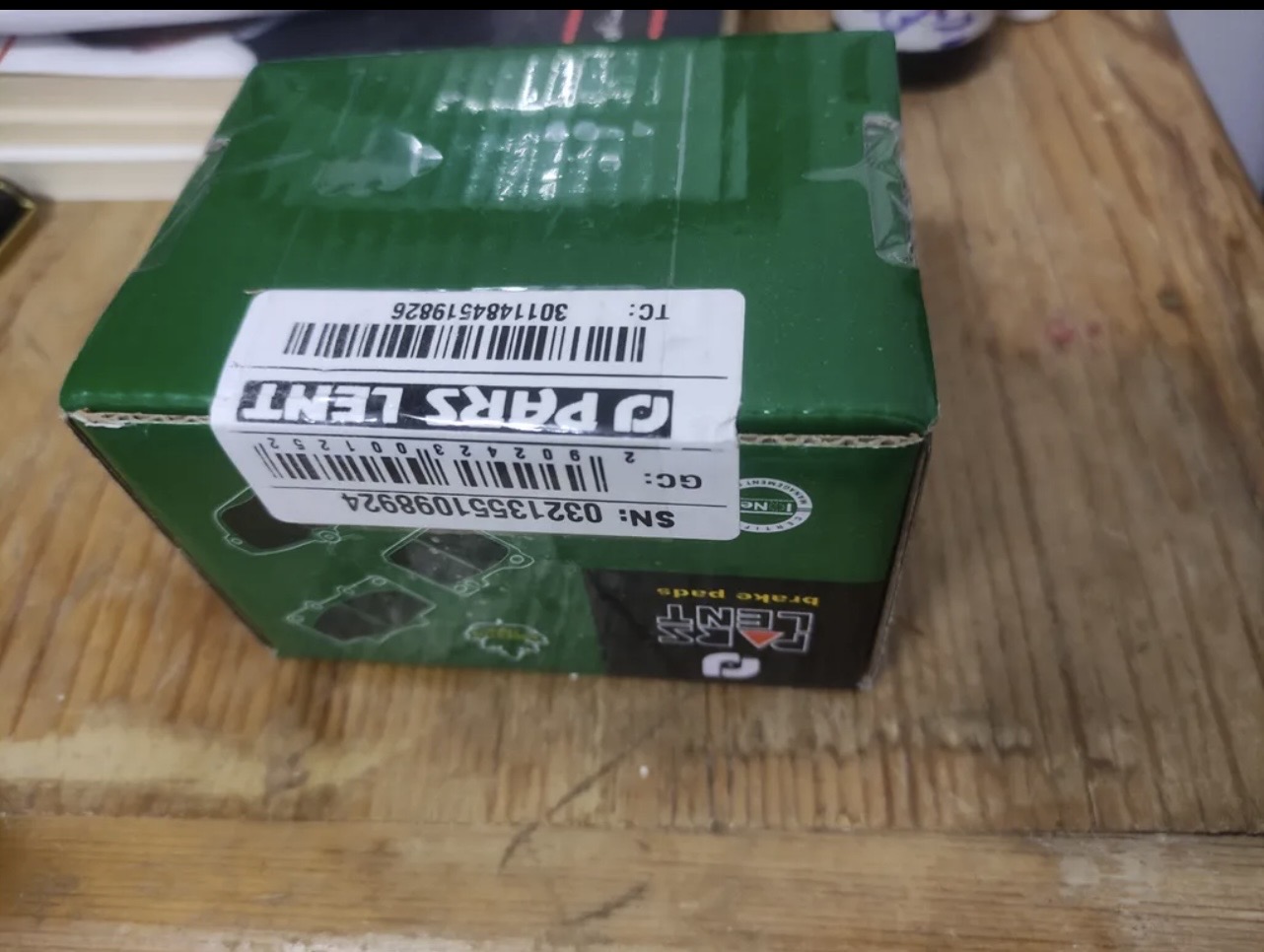 لنت ترمز جلو پراید و رنو پی کی لنت پارس مدل 21355 دو جفت بدون آزبست ساخته شده از مواد با کیفیت و تولید شده بر اساس استاندارد ISO 9001 و ISO 16949